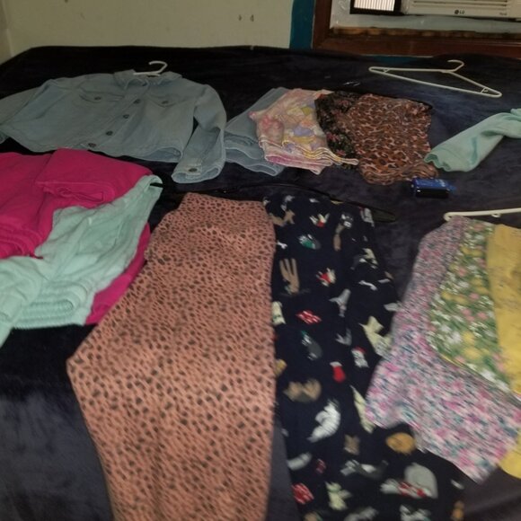 Girls comfy clothing Bundle - Picture 15 of 16